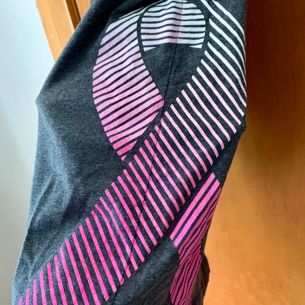 T-shirt - Picture 3 of 3